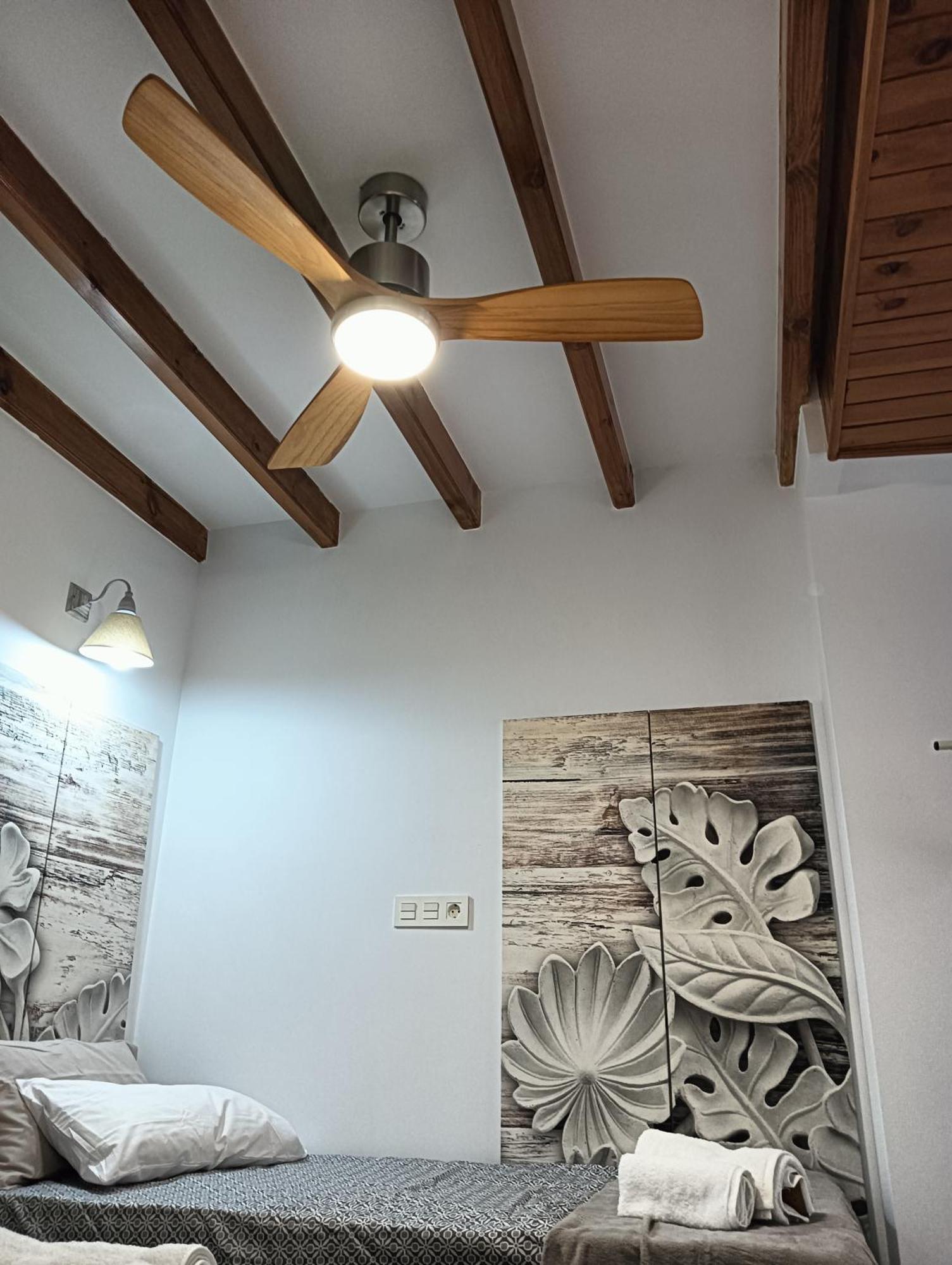 구에하르 시에라 La Casa De La Plaza 아파트 외부 사진